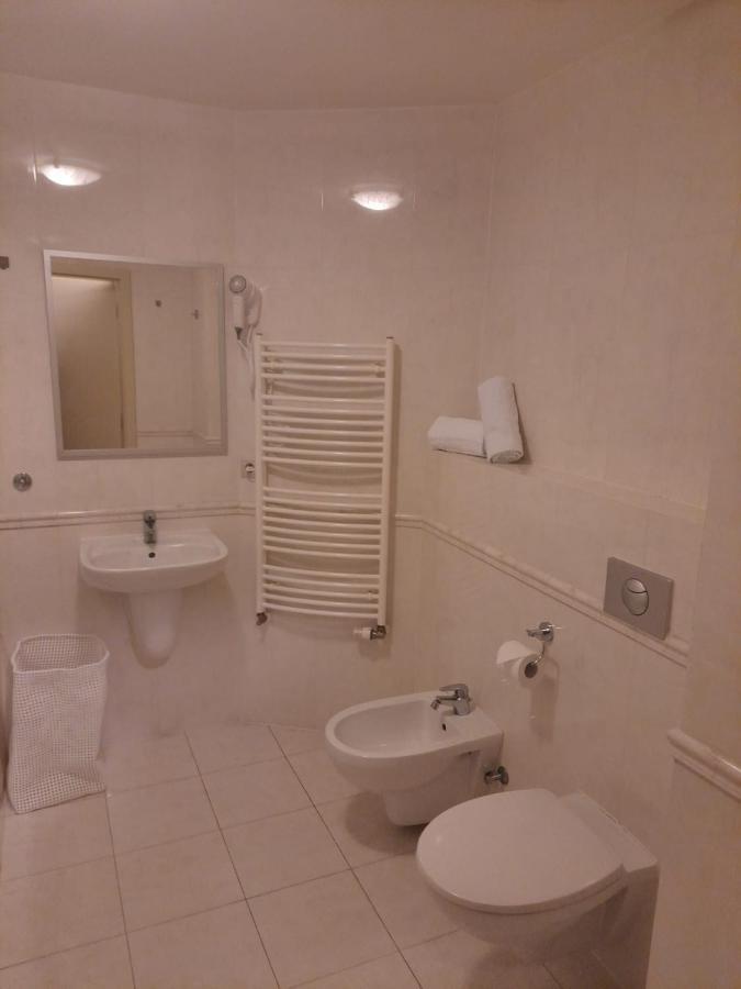 Apartman Nad Kolonadou Karlsbad Exterior foto