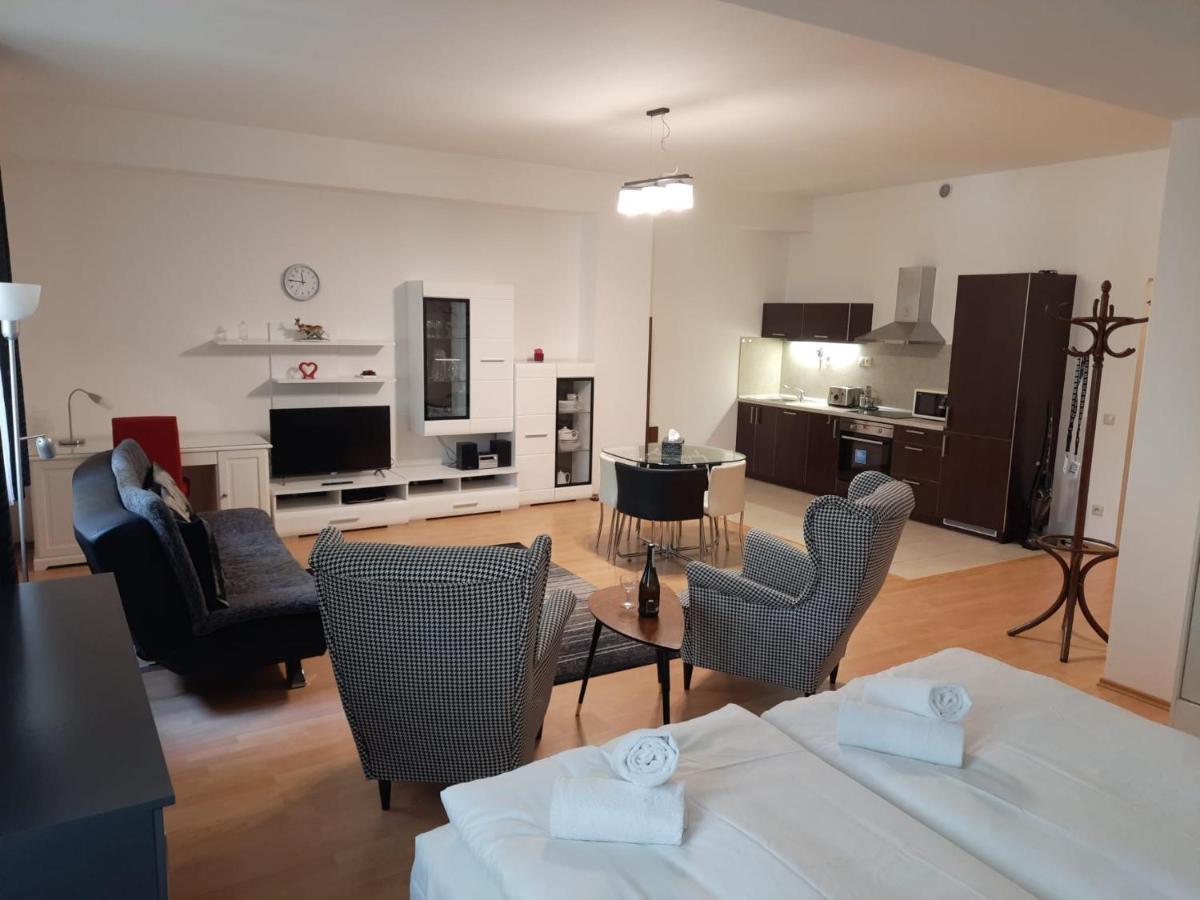 Apartman Nad Kolonadou Karlsbad Exterior foto
