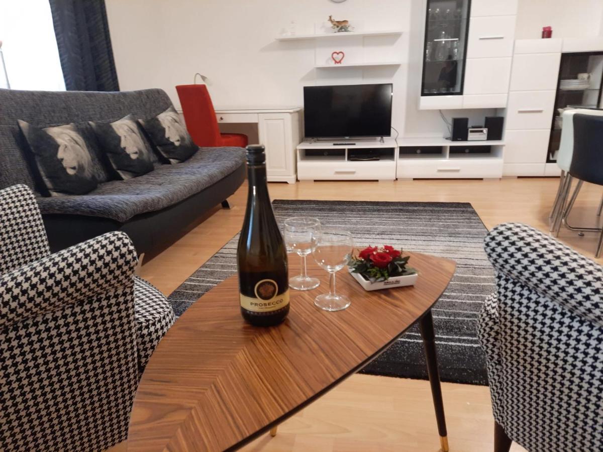 Apartman Nad Kolonadou Karlsbad Exterior foto